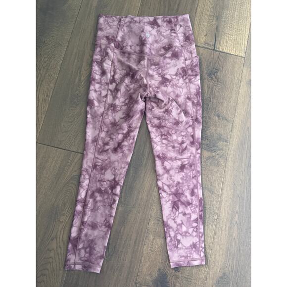 Athleta Salutation Stash Pocket II Tie Dye 7/8 Tight Leggings Red Women's Size S - Picture 2 of 7